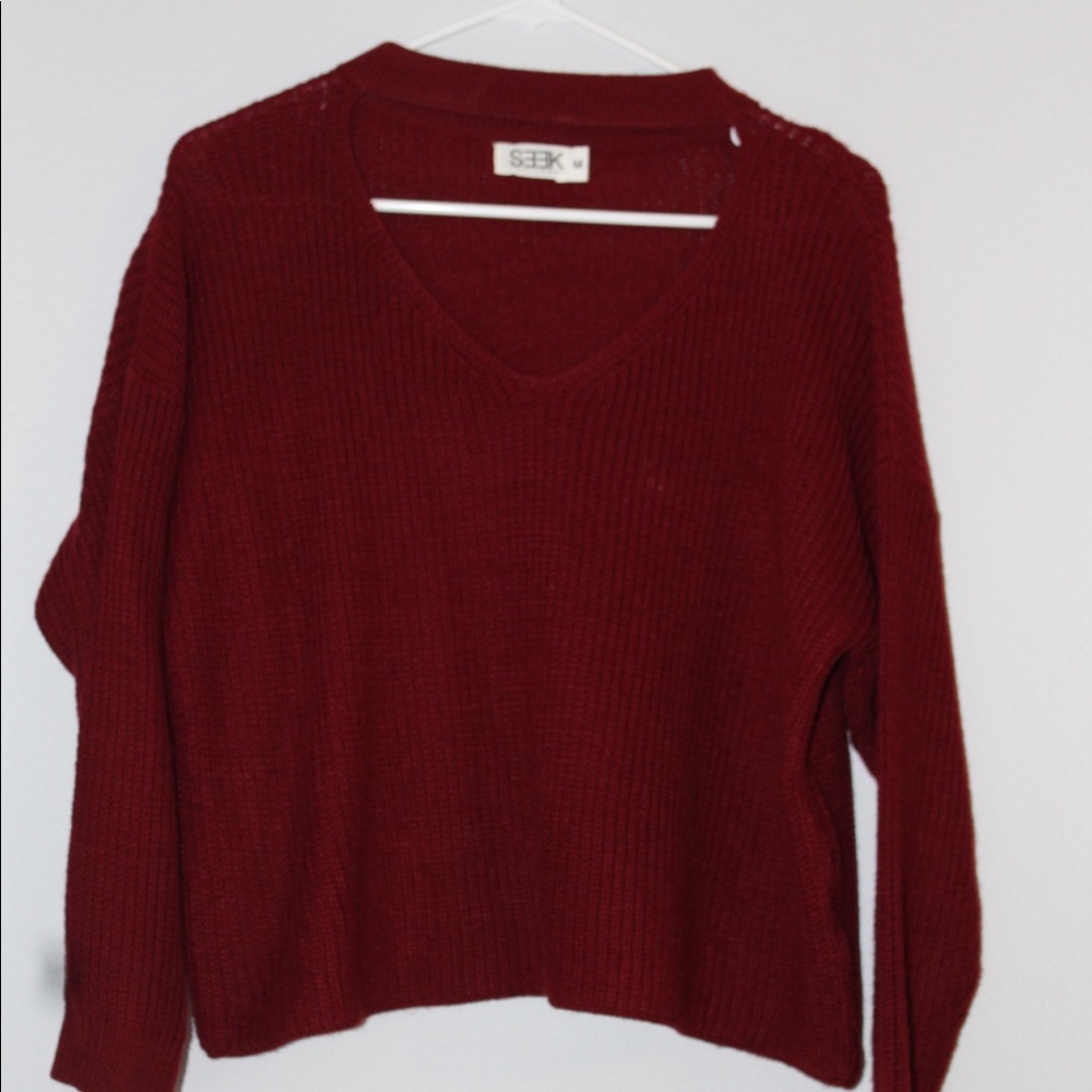 ⚡️ Maroon cut-out sweater
